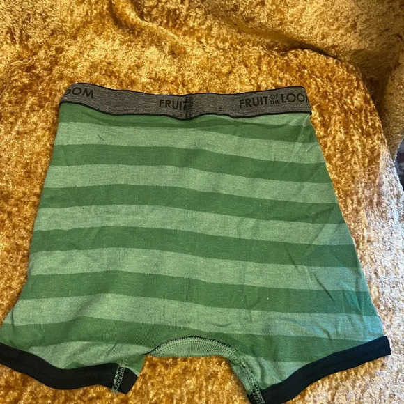 Boys Fruit of the Loom boxer briefs 4 Pk - Picture 4 of 10